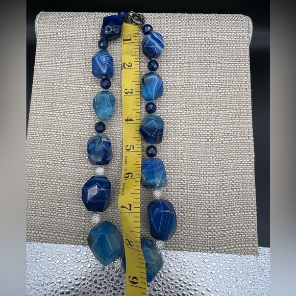 VINTAGE BLUE BANDED MARBLED AGATE FACETED BEAD Necklace. SILVER Findings. OOAK - Picture 3 of 7